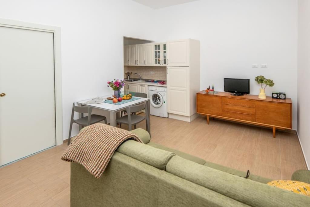 Liberty House, In Stile Retro! Apartment มิลาน ภายนอก รูปภาพ